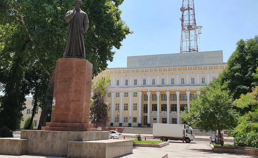 Alisher Navoi Public Museum of Literature